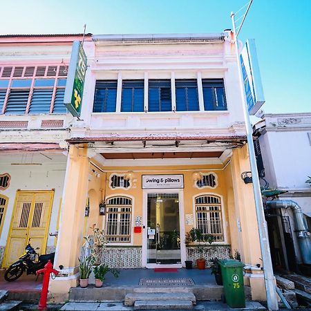 Swing & Pillows - 75 Muntri, Penang ジョージタウン エクステリア 写真