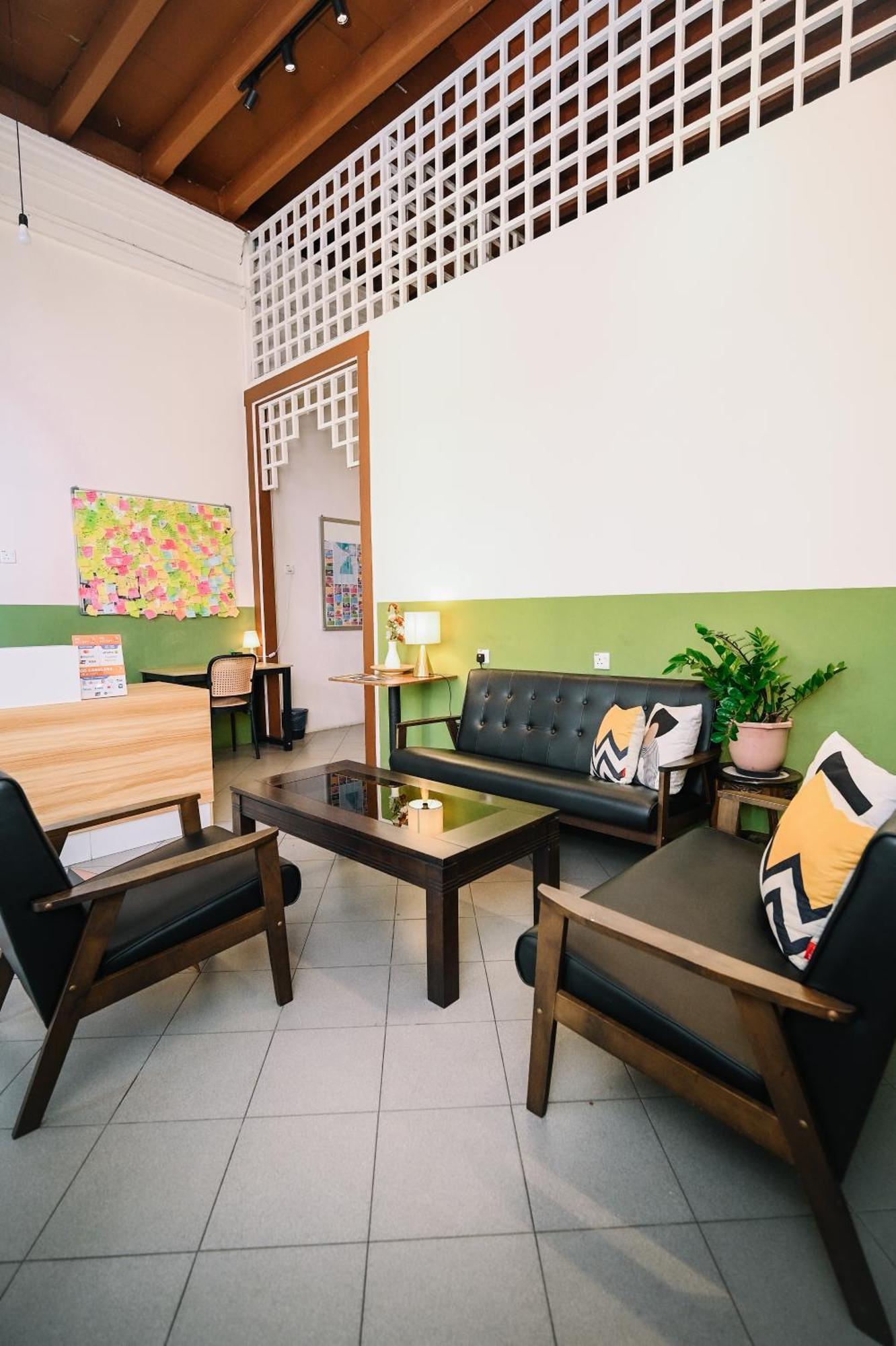 Swing & Pillows - 75 Muntri, Penang ジョージタウン エクステリア 写真